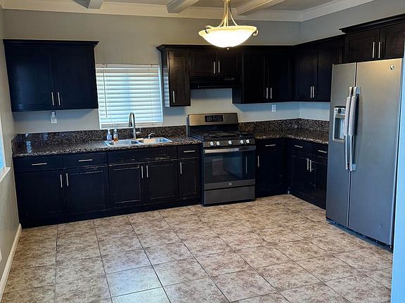 3rd image of 716-718 W 52nd St #716