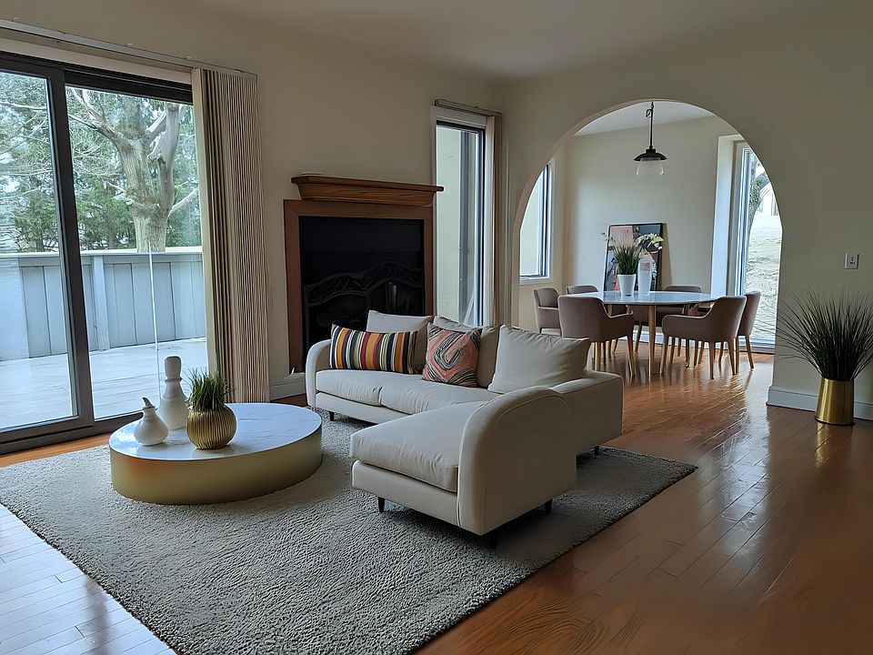 1st image of 806 Somerset Ct #806