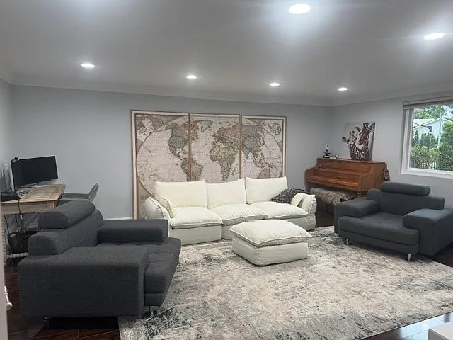 5250 Woodman Ave — Photo 22