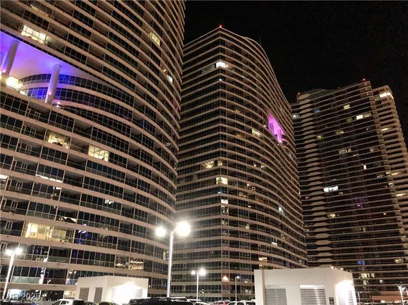 4575 Dean Martin Dr Unit 303, Las Vegas, NV 89103