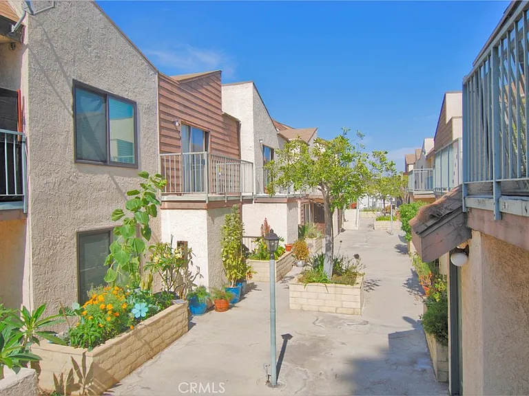 746 N Eucalyptus Ave #16 — Photo 22