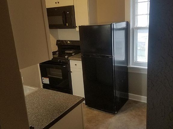 4th image of 4807 Capitol Ave #2