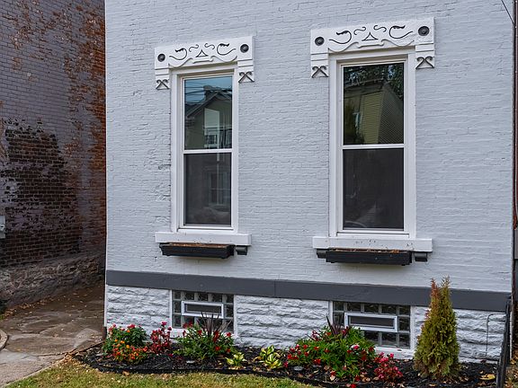 4th image of 1533 Holman Ave