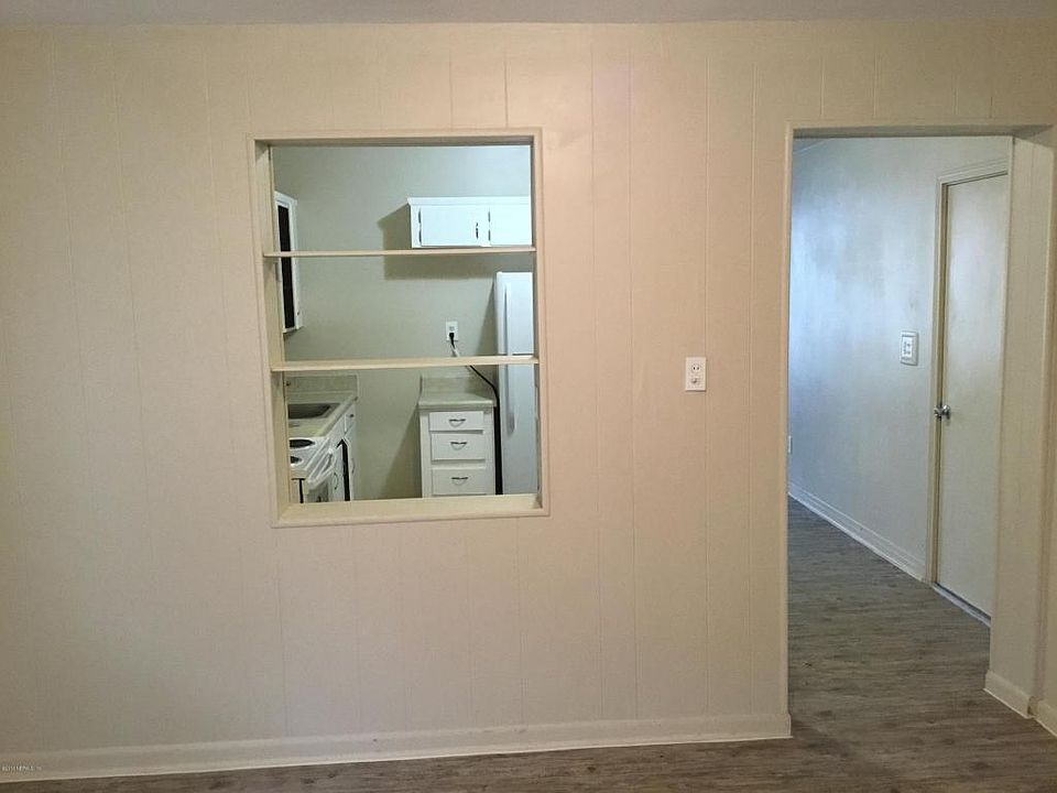 2nd image of 1270 Carthage Dr