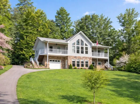 373 Lindsey Mill Cir, Lake City, TN 37769