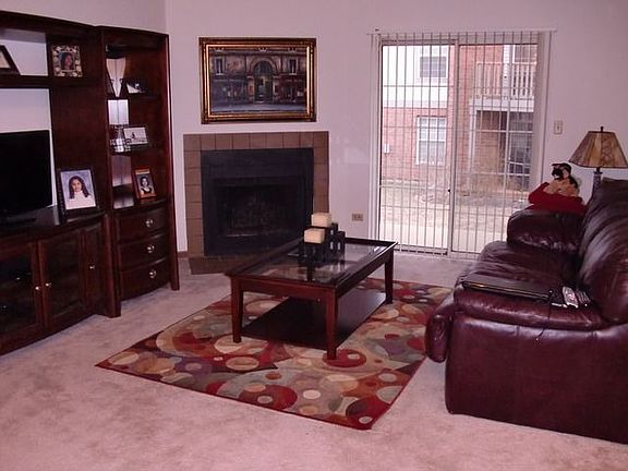 5th image of 1757 Eastwood Ct APT 2