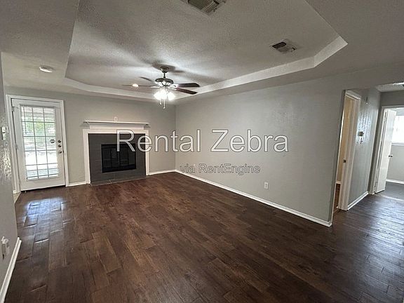 2nd image of 6005 Lindy Ln