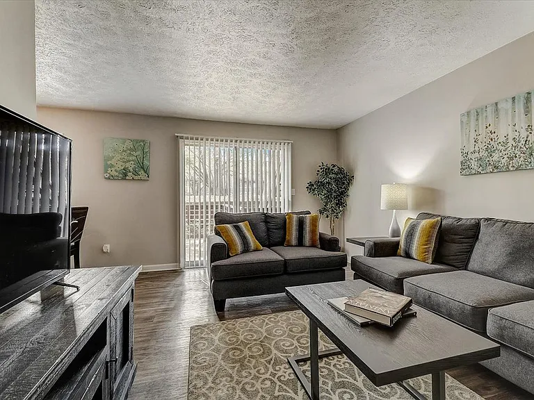 WatersEdge Denton Apartments — Photo 8