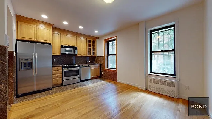 Rented by Bond New York | media 1