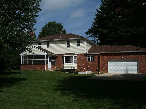 3rd image of 610 Westmont Dr