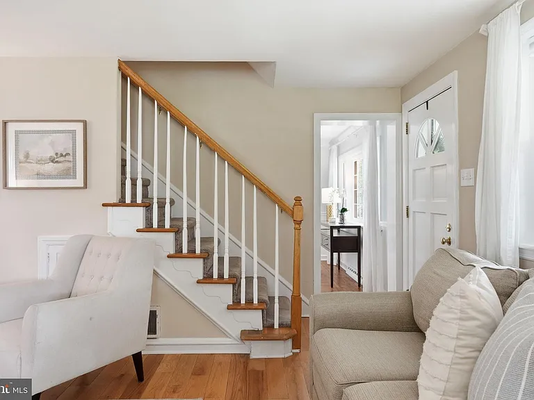 528 S Old Middletown Rd — Photo 10