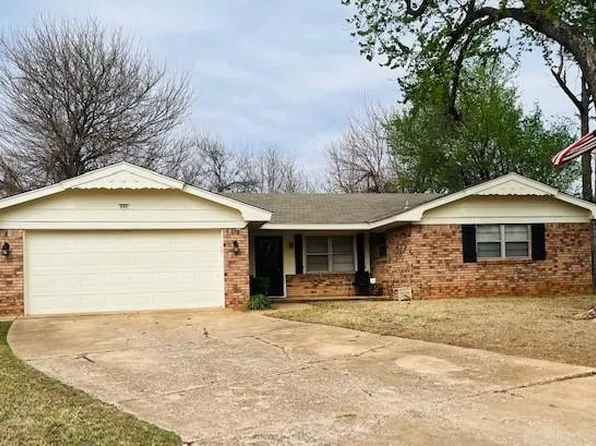 335 W Cedar Dr, Mustang, OK 73064