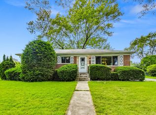 12 Hatlen Ave, Mount Prospect, IL 60056