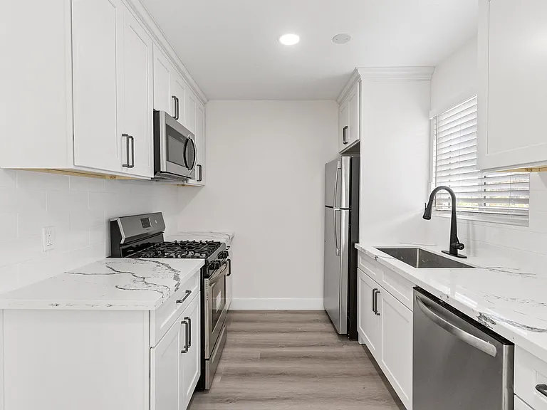 Seaview Terrace Apartment Homes — Photo 10