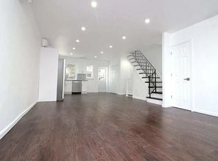 20-59 32nd St #1, Astoria, NY 11105