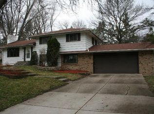 1159 Carlton Dr, Arden Hills, MN 55112