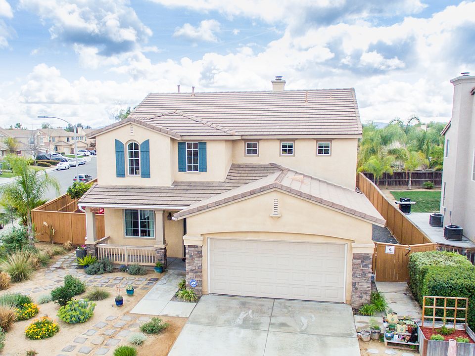 1st image of 37669 Sprucewood Ln