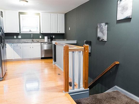 2nd image of 687 Hunter Ave