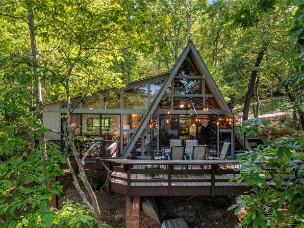 603 Lake Muetze Cove Dr, Innsbrook, MO 63390