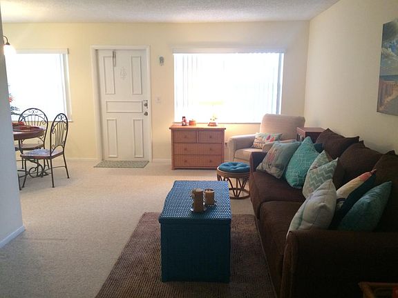 5th image of 19 Pine Arbor Ln