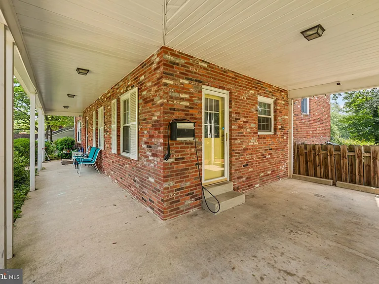 6711 Doane Ave — Photo 37
