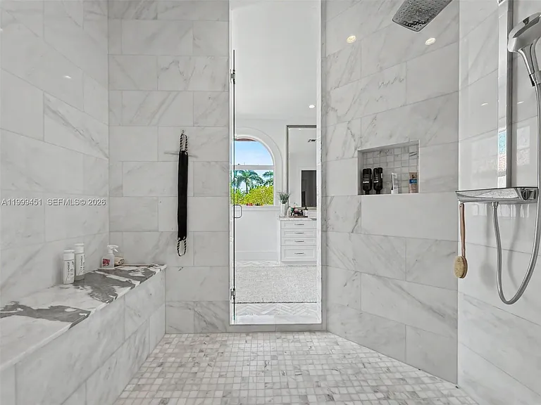 13689 Deering Bay Dr — Photo 50