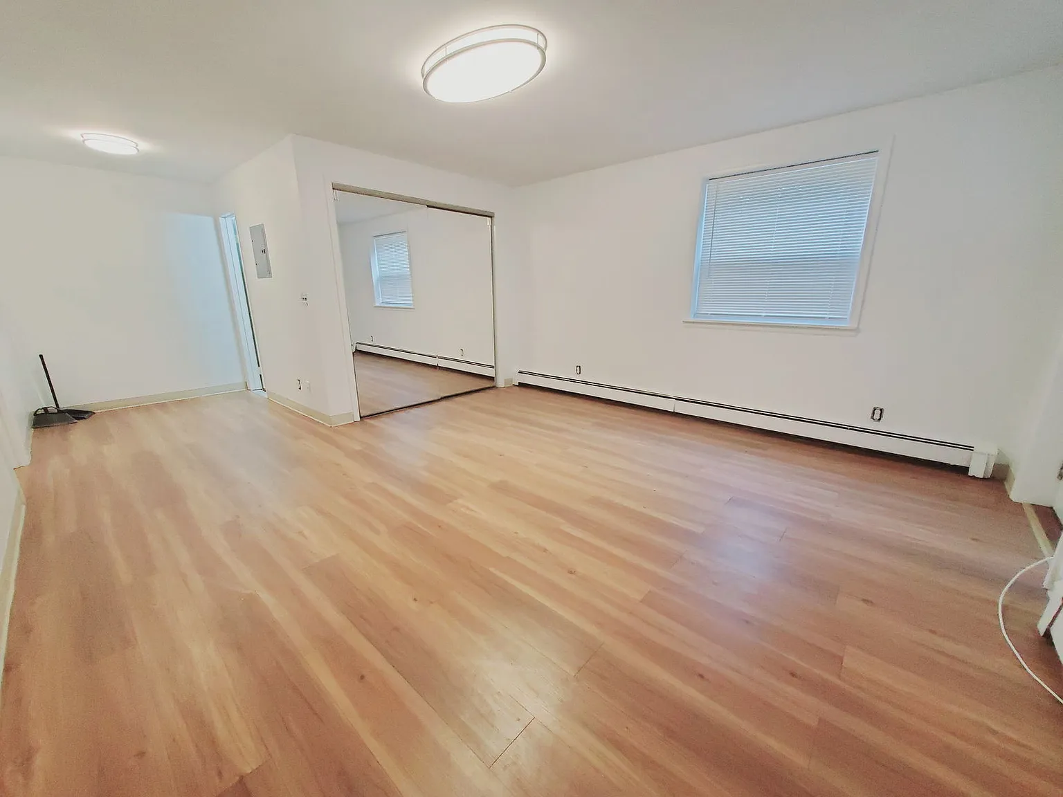 1 bed, 1.0 bath, 600 sqft, $2,000 — Photo 2