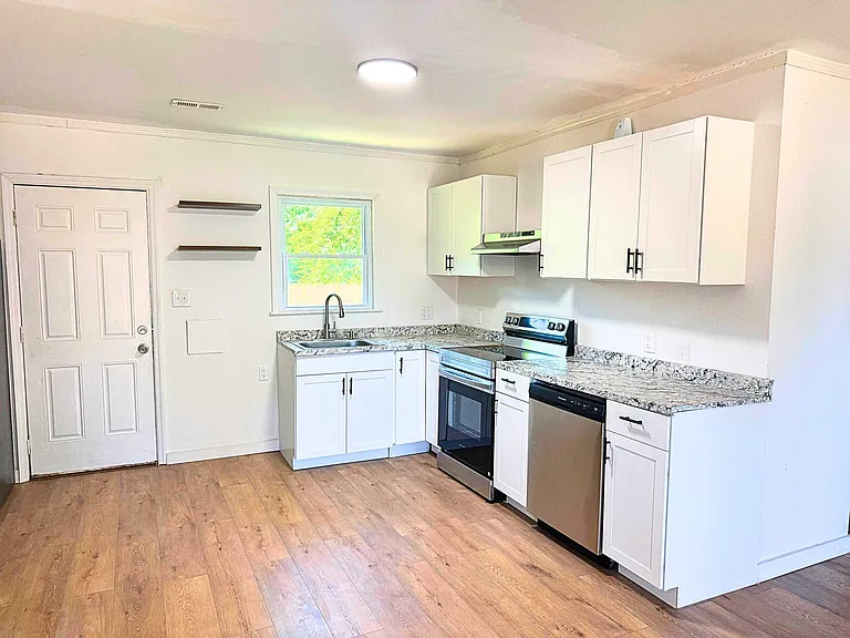 207 Friedheim Rd — Photo 6