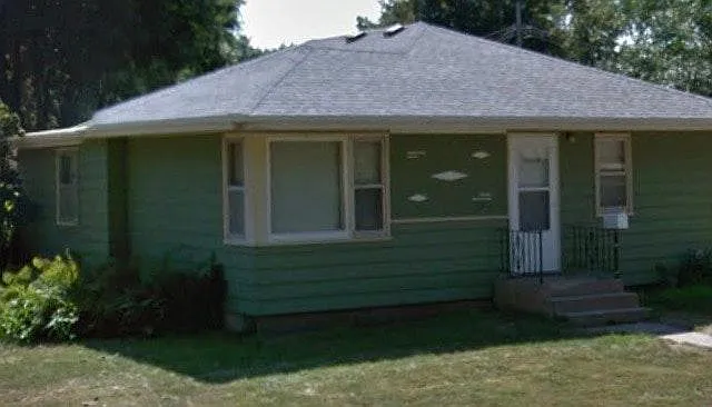 1300 S Blauvelt Ave — Photo 4
