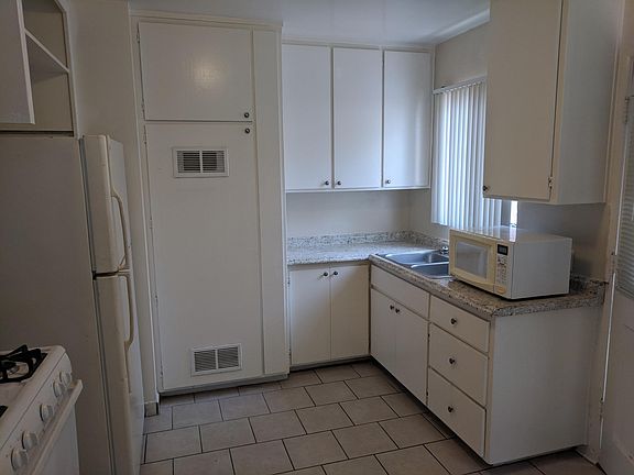 5th image of 3312 W 112th St