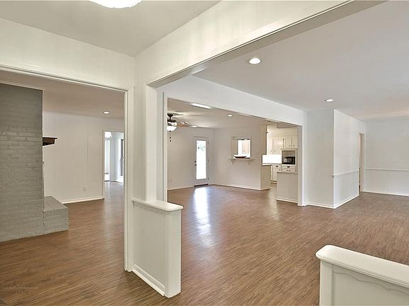 4th image of 3801 Ligustrum Dr