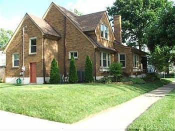 4th image of 301 Lonsdale Ave