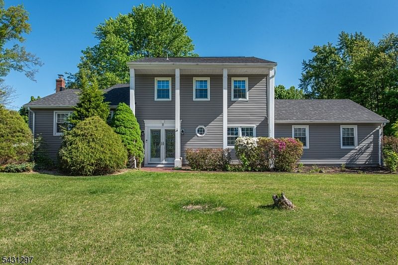 1st image of 8 Maple Ave