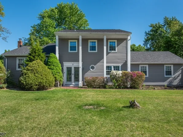 8 Maple Ave, East Hanover Twp., NJ 07936