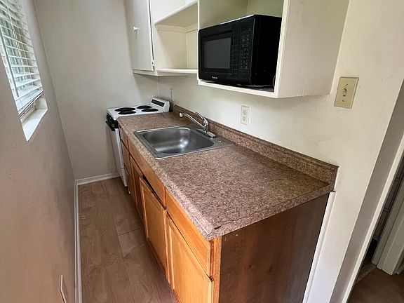 2nd image of 112 Lady Bird Ln #G