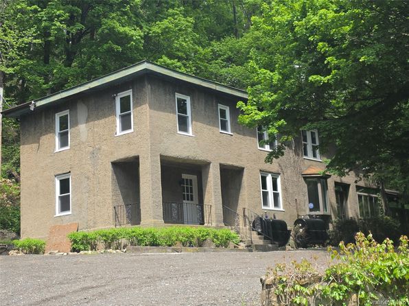 7 Stone Ridge Rd