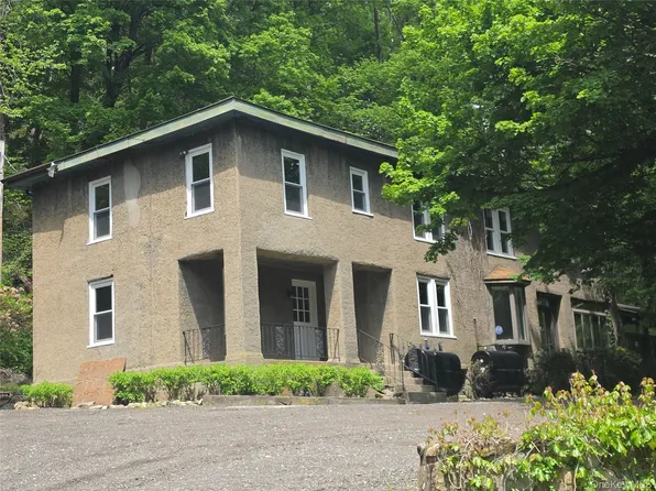 7 Stone Ridge Rd, Tuxedo Park, NY 10987