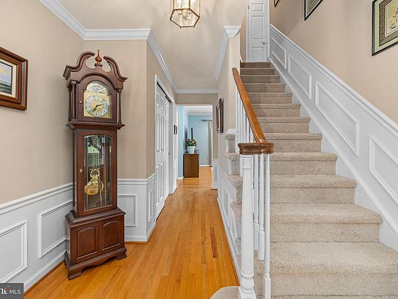 2nd image of 13 Bedford Ln
