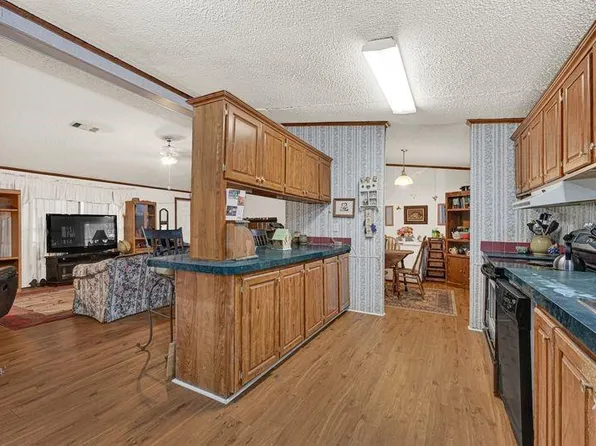 35494 Betka Rd, Hempstead, TX 77445