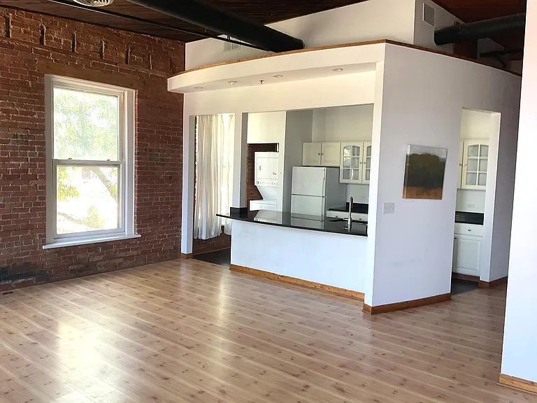 29 W New York St #3 — Photo 3