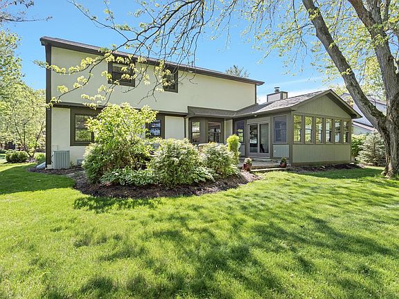 3rd image of 337 Tallowwood Dr