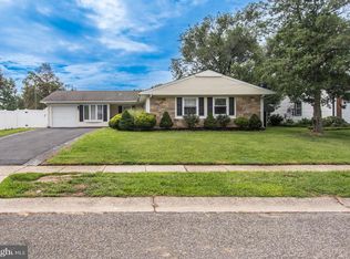 28 Gimble Ln, Willingboro, NJ 08046