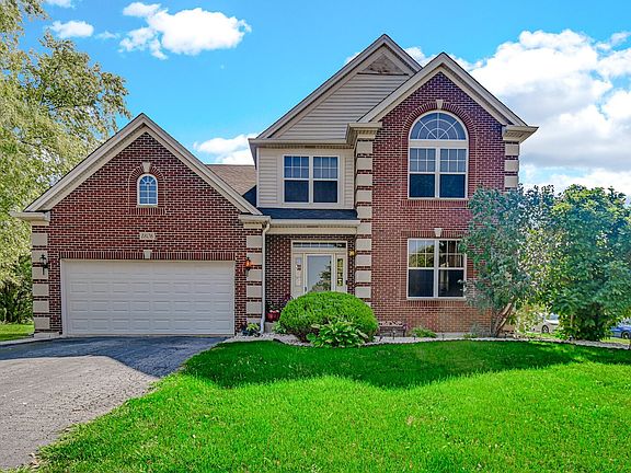 2nd image of 1806 Crestview Dr
