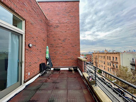 2nd image of 372 15th St APT 5B