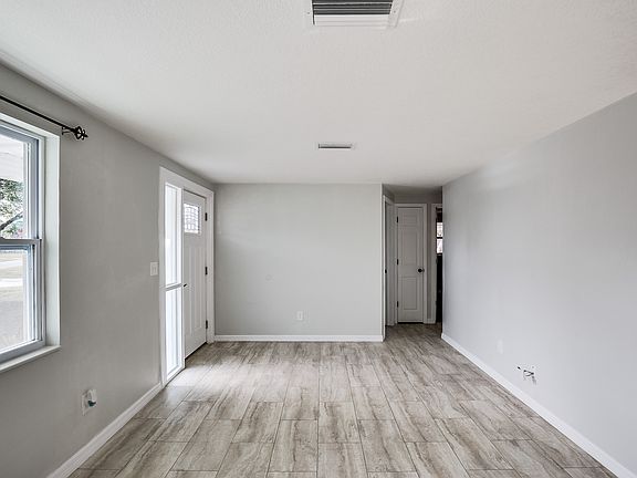 2nd image of 2441 Chancery Dr