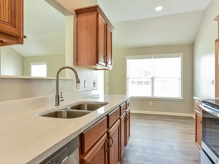 416 Lake Forest Dr — Photo 9
