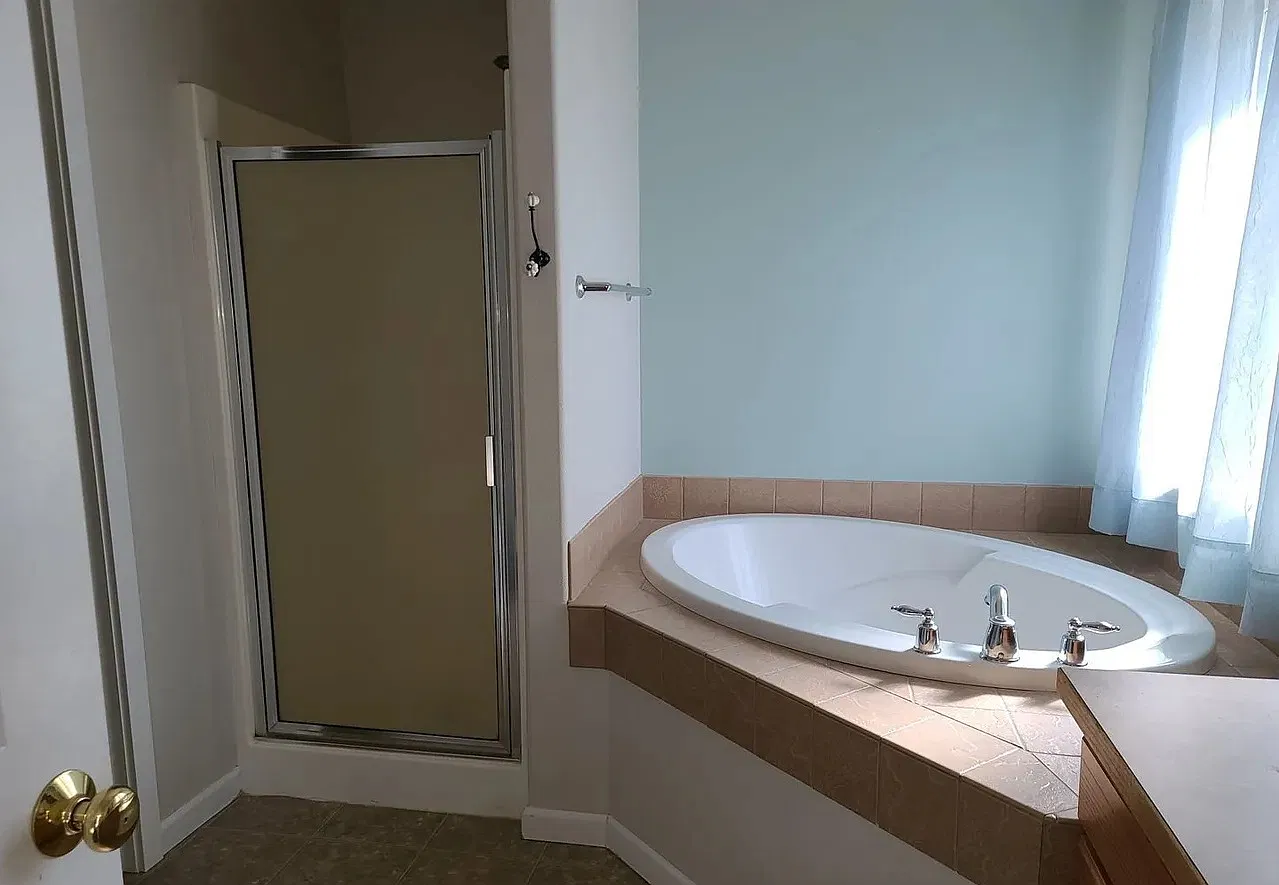 3 bed, 2.5 bath, 1517 sqft, $2,300 — Photo 1