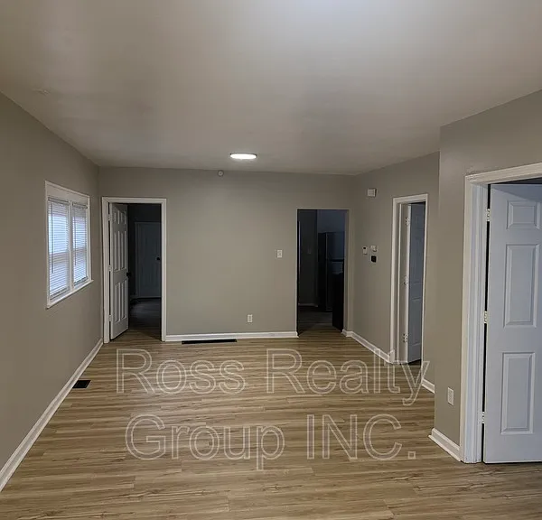 442 Walbridge Ave — Photo 3