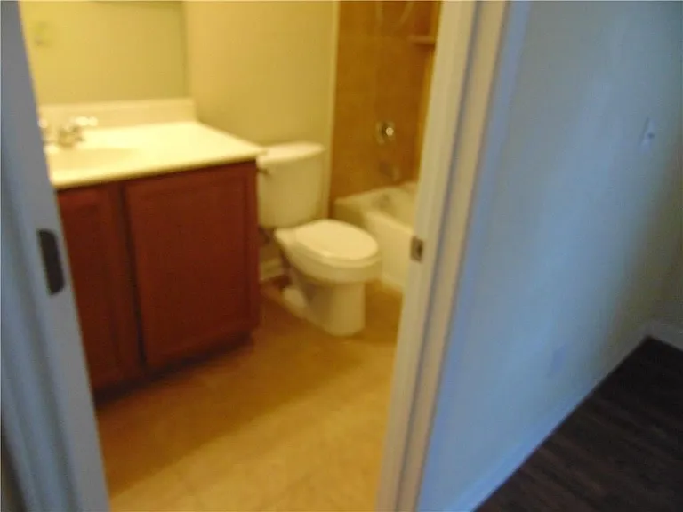 5208 Hellman — Photo 22