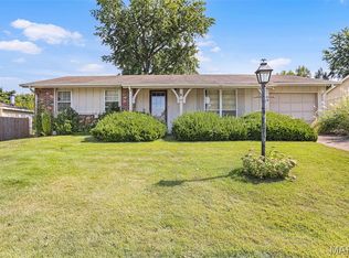 8 Cross Trail Ln, Saint Peters, MO 63376